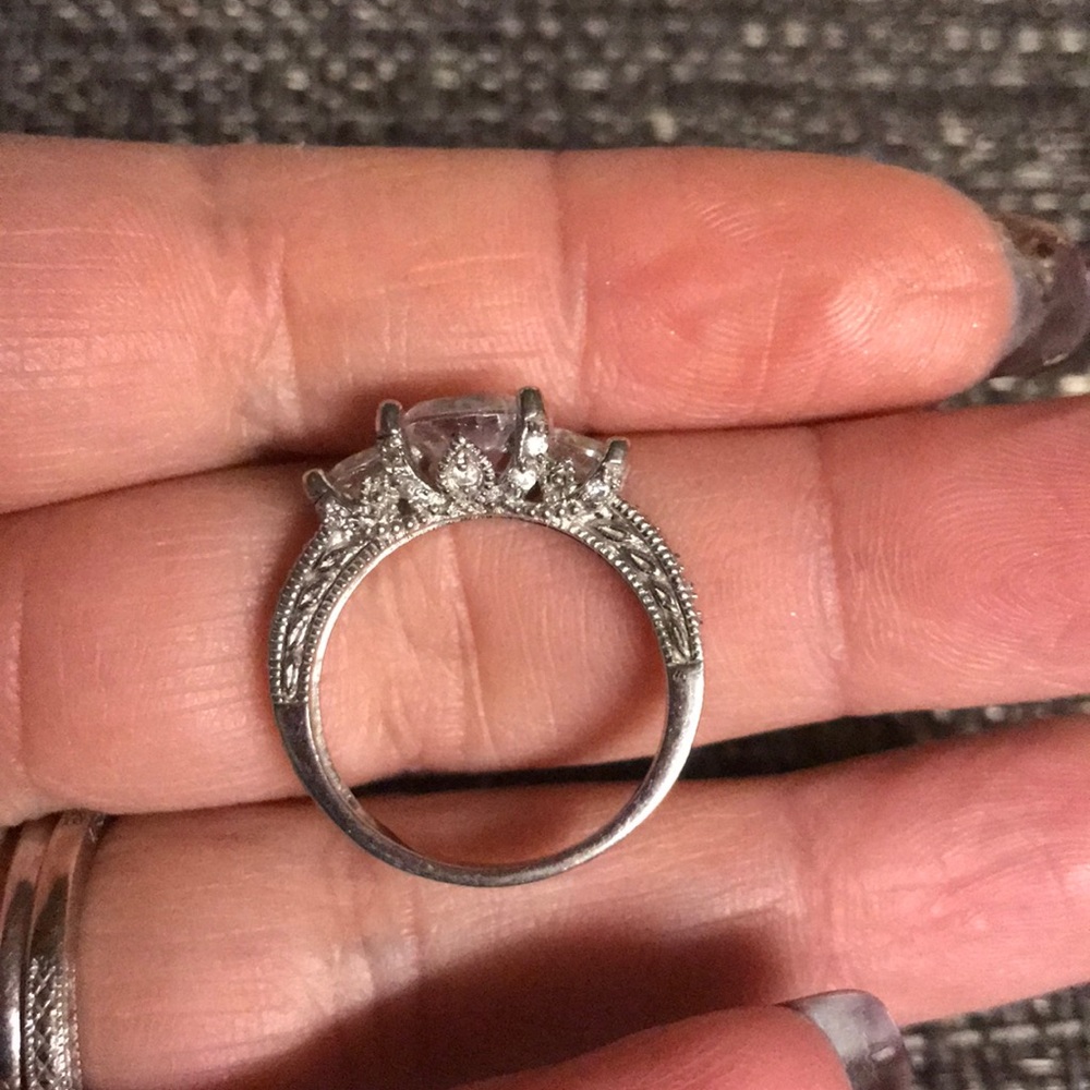 Ring - Picture 2 of 5
